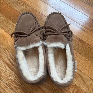 BearPaw Cream Plush Lined Footwear